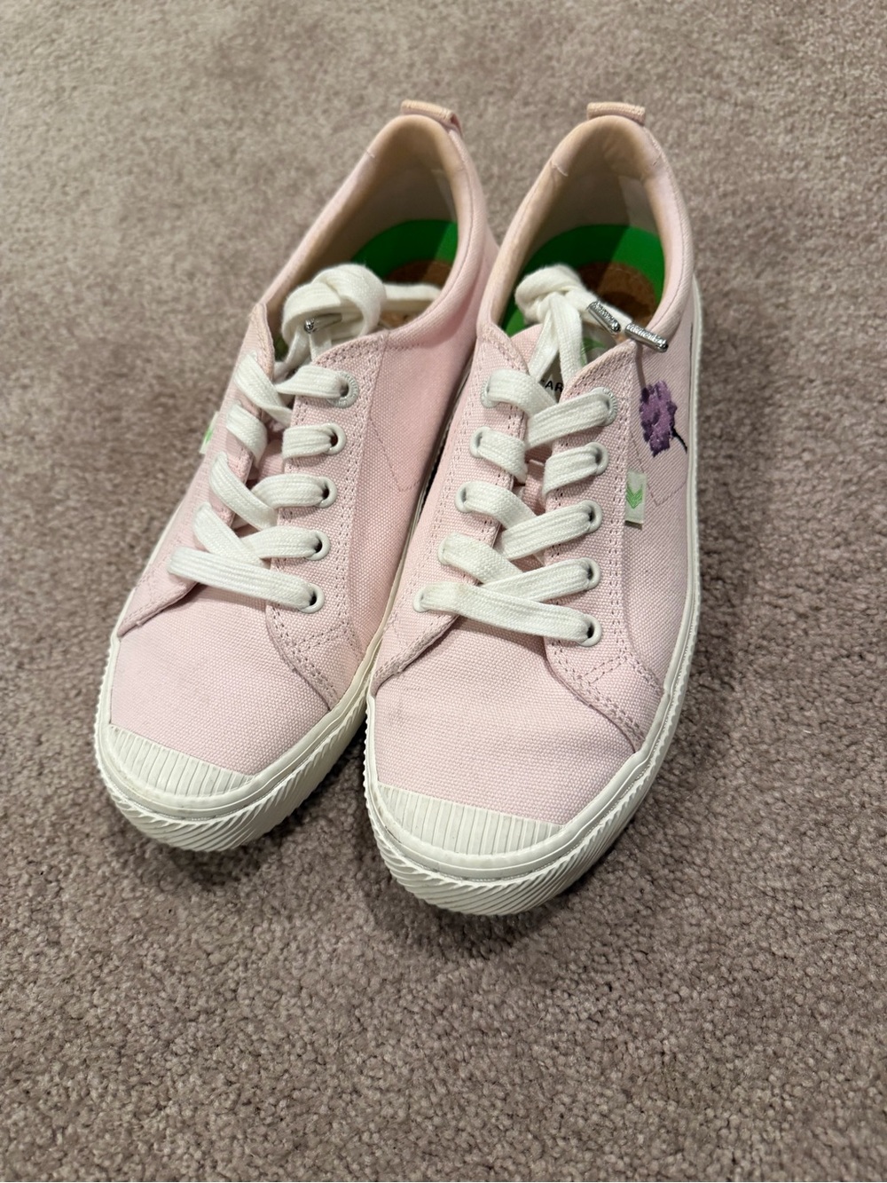 Cariuma OCA Low Restore Our Earth Pink Embroidered Sneakers Women’s 9